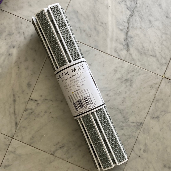 Standing slatted Bath Mat in grey non slip surface raised ridges & suction cups - Picture 1 of 4